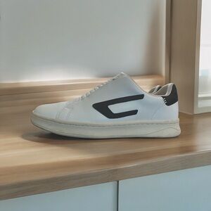Diesel Women’s S-Athens OS White Sneakers!